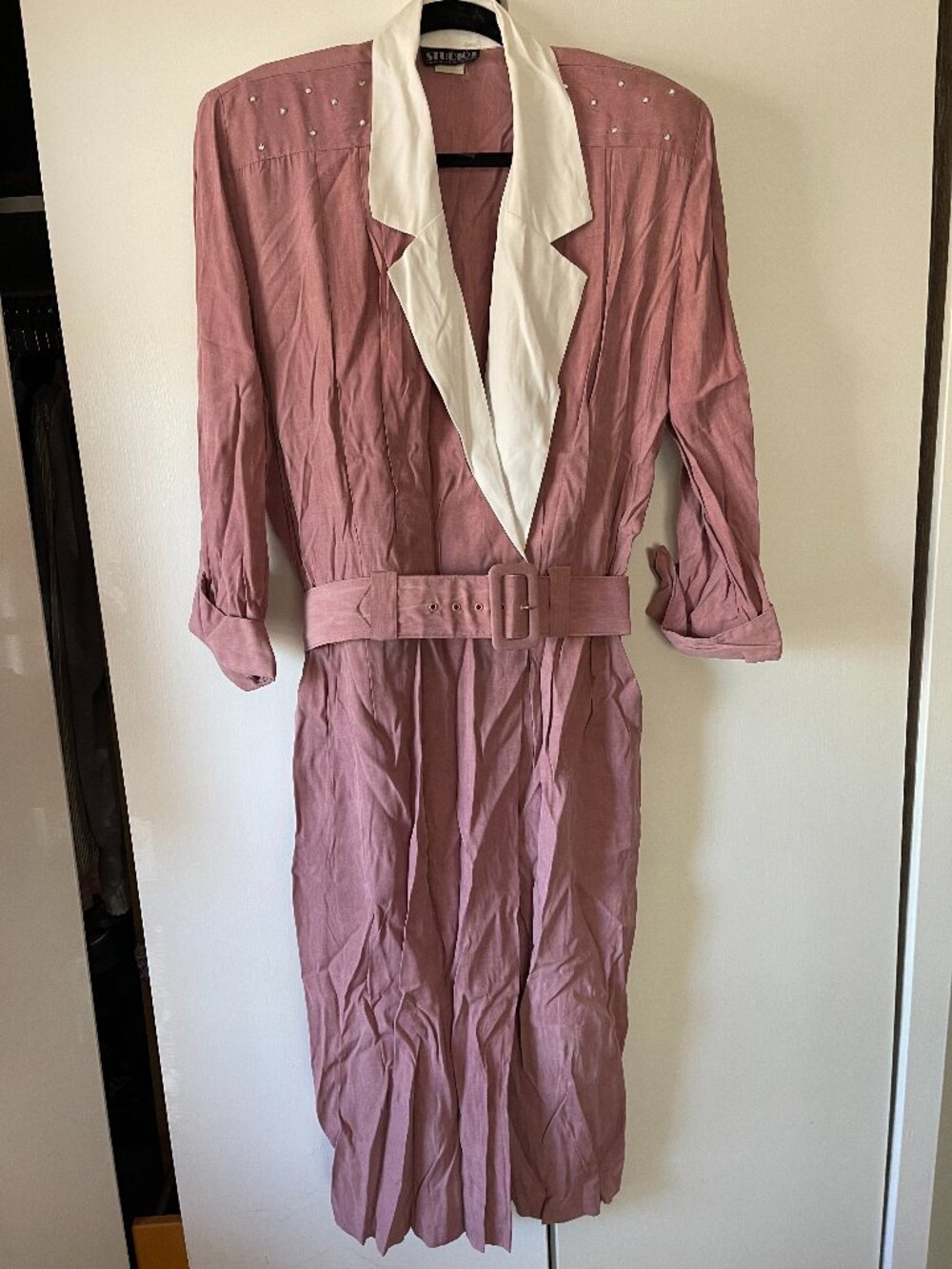 Pink 80s Vintage dress with belt- Size Large.